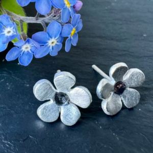 small silver flower stud earrings